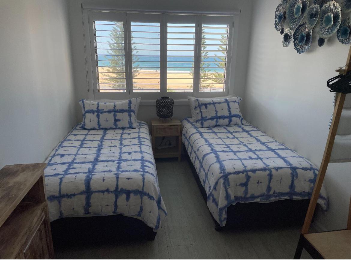 דה אינטרנס The Fisherman'S Shack מראה חיצוני תמונה