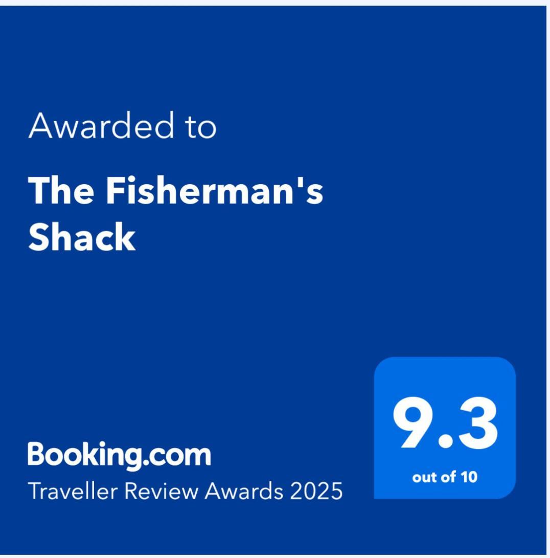 דה אינטרנס The Fisherman'S Shack מראה חיצוני תמונה
